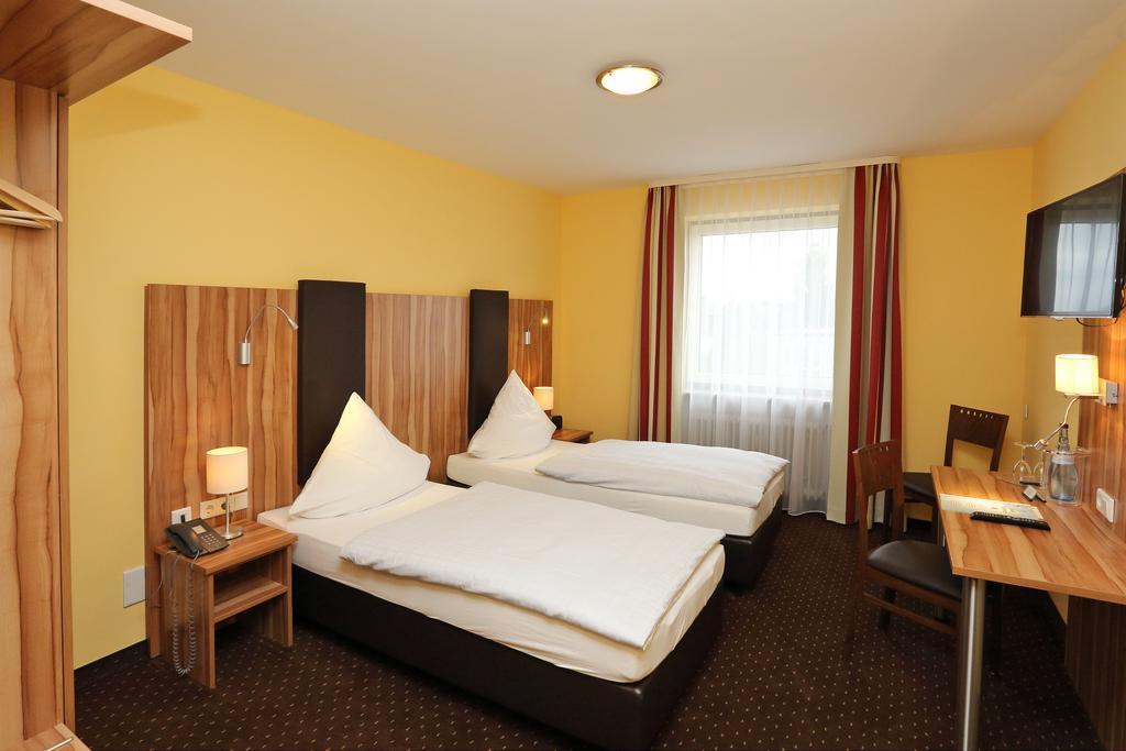 Hotel Silberhorn Nuremberg Chambre photo